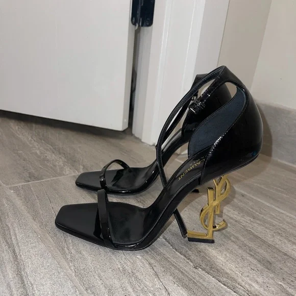 AUTHENTIC OPYUM SANDALS IN PATENT LEATHER WITH GOLD-TONE HEEL